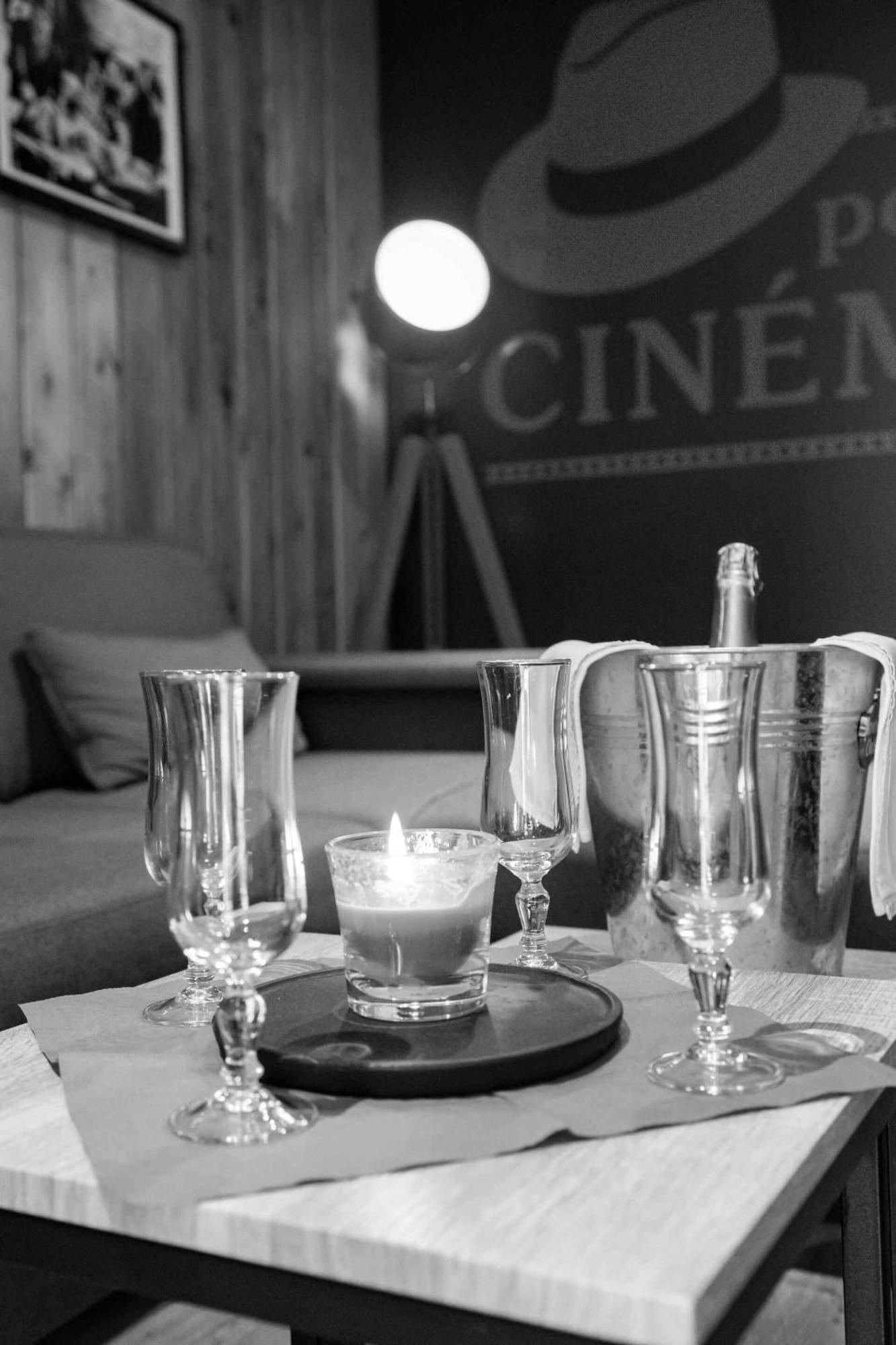 Chalet Cinema A La Fleche Des Belles Ouvrieres Zoo *